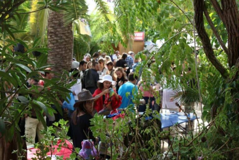 Mercadillo de cala Llenya