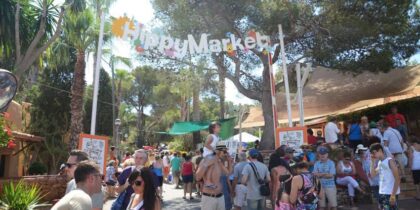 Ouverture du marché hippie d'Es Canar le mercredi