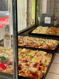 Minú pizza al corte Ibiza