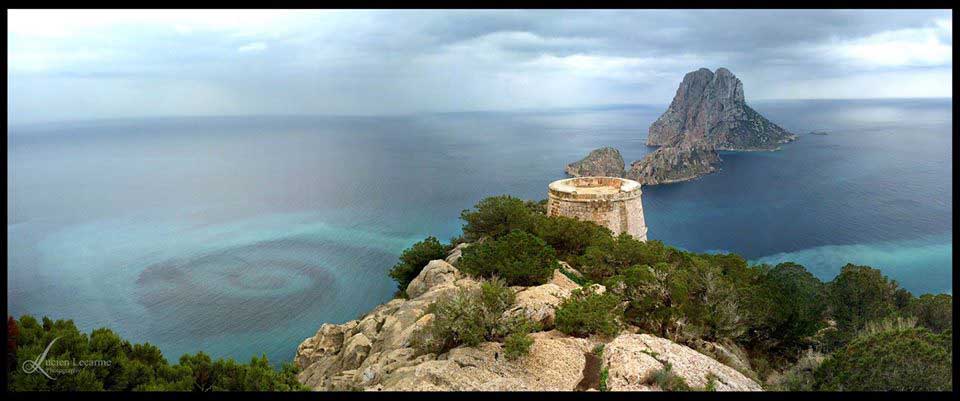 misteriosa-espiral-en-el-mar-Eivissa-welcometoibiza
