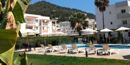 Veranstaltungen in Molokay Ibiza. Musik, Essen und lustige Nachmittage in Cala Llonga