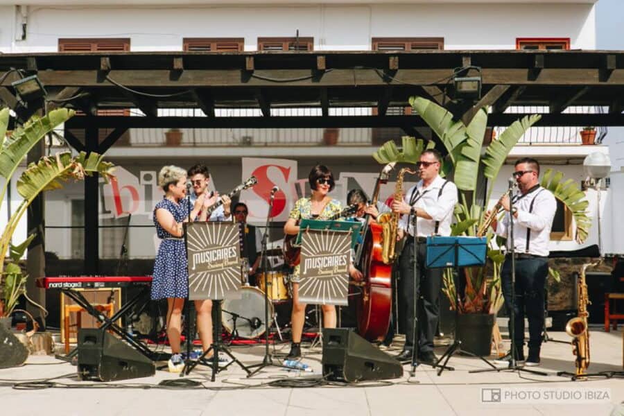 Música de Ibiza. Grupos y cantantes de la isla- musicaires swing band ibiza 1