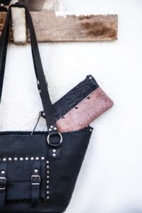 Olga Payró - Art in Leather