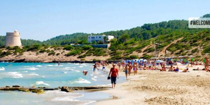 Descubre Ibiza- playa den bossa ibiza 2 1
