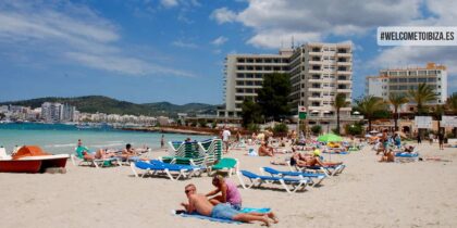 Descubre Ibiza- playa es pouet beach bahia san antonio ibiza 1 3 1