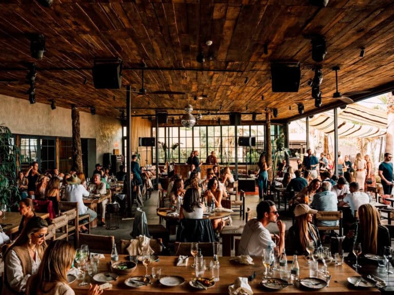 Abierto cada día el restaurante de Playa Soleil Ibiza: lujo, música y sabor frente al mar