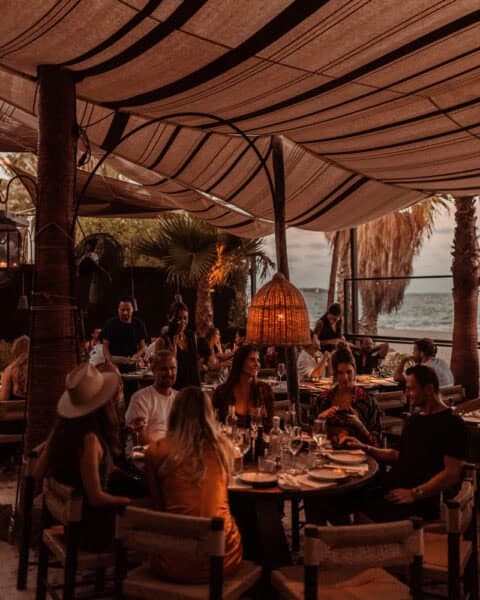Abierto cada día el restaurante de Playa Soleil Ibiza: lujo, música y sabor frente al mar