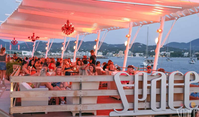 Restaurantes con terraza en Ibiza para momentos inolvidables- spaceeatanddance welcome to ibiza jpg7 2