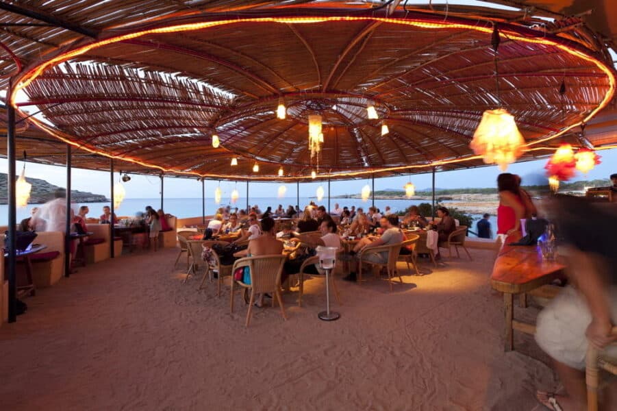 Restaurants à Ibiza où la fête continue après le dîner Agenda culturel et événementiel Ibiza Ibiza
