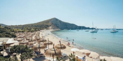 Los mejores beach clubs de Ibiza para un inolvidable d&iacute;a de verano