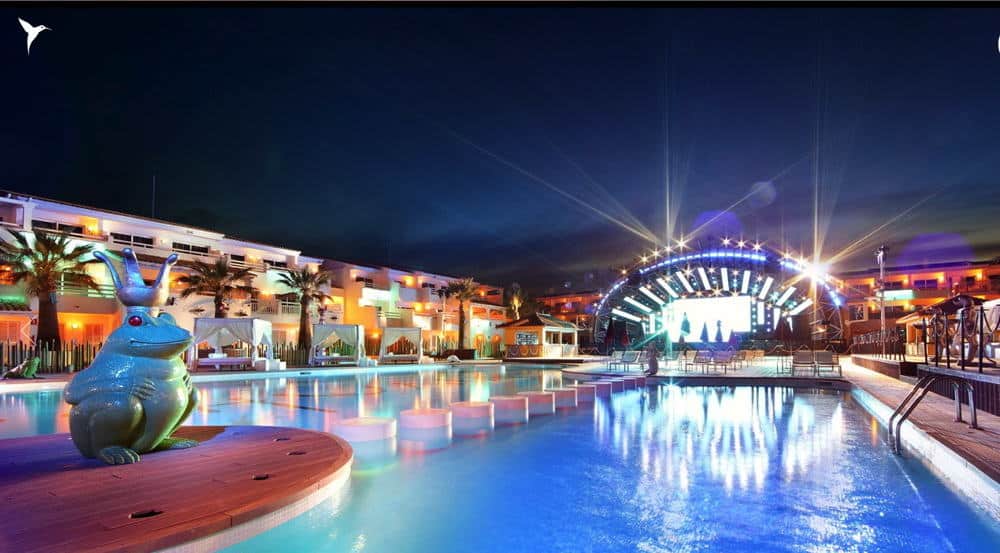 Ushuaïa Ibiza Beach Hotel y elit® Vodka lanzan una botella muy especial- ushuaiaibizabeachhotel8