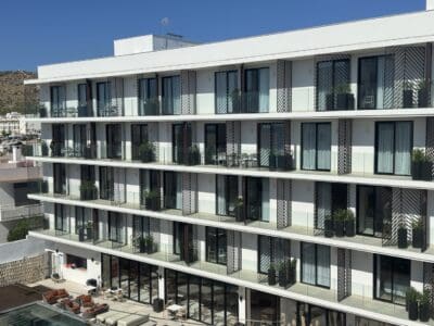 Vibra Hotels inaugura Vibra Yamm, su nuevo buque insignia en el Sunset Strip