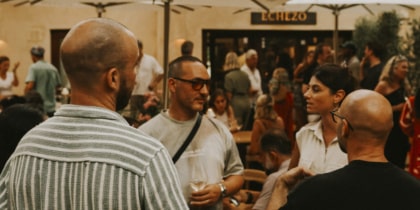 Wine Tasting & Tapas Experience en Marina Village