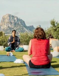 Mañanas saludables en Petunia Ibiza, cuídate en el entorno más hermoso