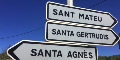 ¿Por qué todos los pueblos de Ibiza son santos?